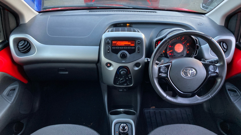 Toyota Aygo 1.0 VVT-i X-Play 5dr x-shift Petrol Hatchback